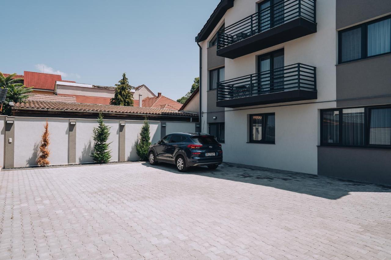 Gold Suites Oradea Exterior photo